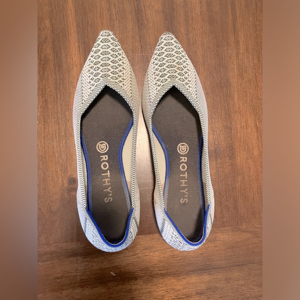 Rothy’s the Point, size 9.5, green snakeskin pattern